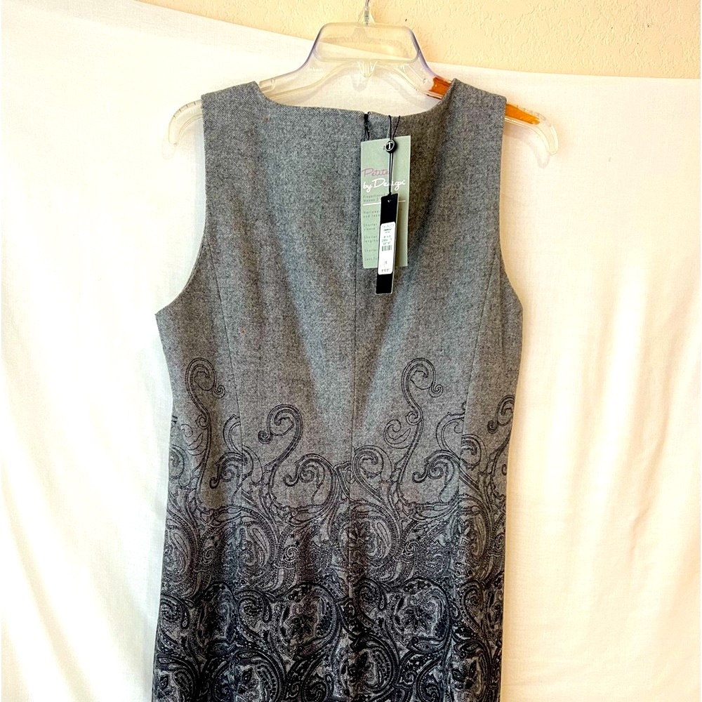 Talbots dress.Size 16P.Sleeveless.Round neck line.tag on. Black lining.